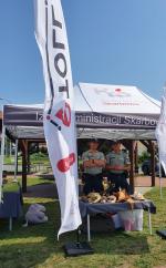 Stoisko Izby Administracji Skarbowej w Poznaniu.
 Funkcjonariusze Służby Celno-Skarbowej na tle znaku e-TOLL