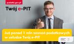 Uśmiechający się mężczyzna z kciukiem uniesionym do góry. W górnym lewym rogu napis podatki.gov.pl oraz Twój e-PIT. W dolnej części napis 