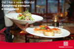 Na zdjęciu ręka kelnera trzymająca 2 talerze z jedzeniem i napis: Od 1 lipca nowa branża! Zarejestruj paragon z restauracji